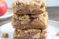 Golden Crumb Apple Pie Bars