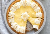 Velvety Banana Dream Pie with Graham Cracker Crunch