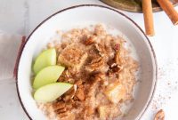 Apple Pie Slow Cooker Oatmeal